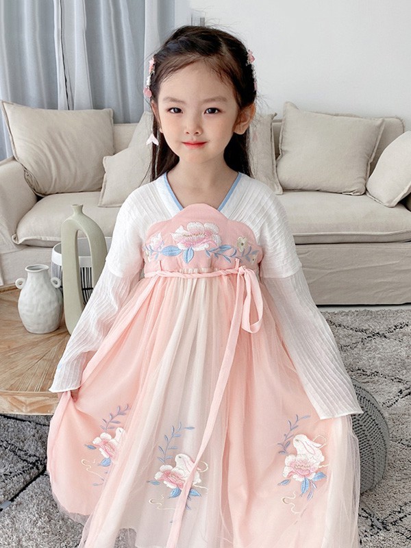 今兮古兮2022秋冬季粉色连衣裙