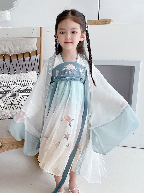 今兮古兮2022秋冬季绿色连衣裙