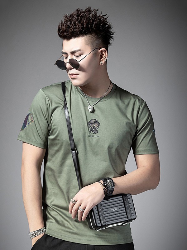 圣希梵男装2023春夏季军绿色T恤