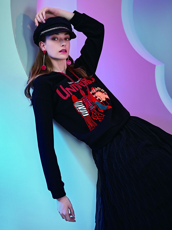 若岚菲女装2022秋冬季黑色T恤