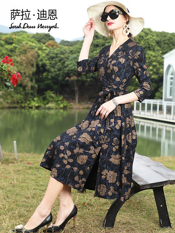 萨拉迪恩2023春夏季黑色连衣裙