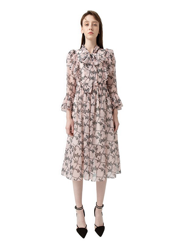 迪嘉雅休闲装2023春夏季白色连衣裙