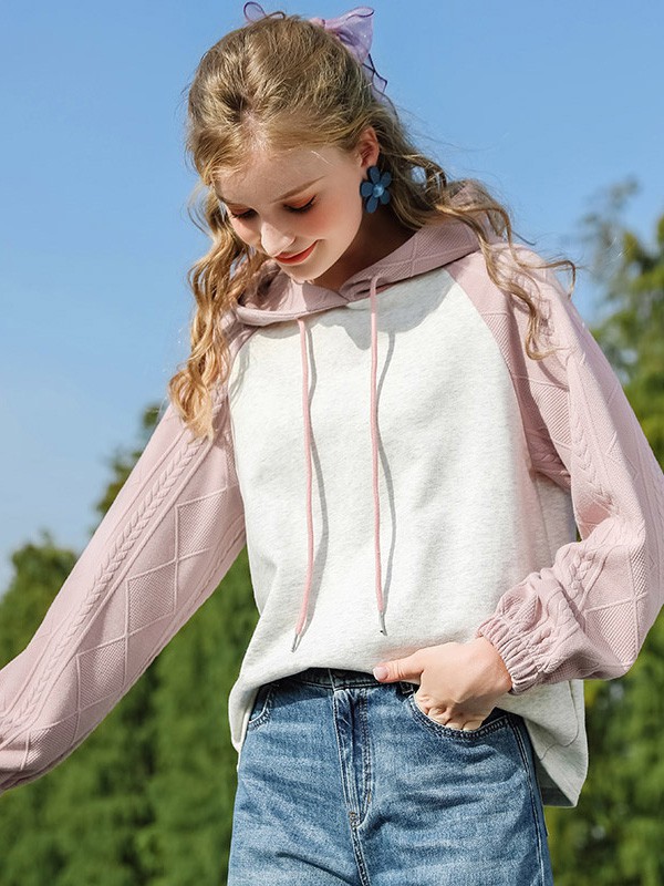 艾蓓怡2023春夏季粉色卫衣