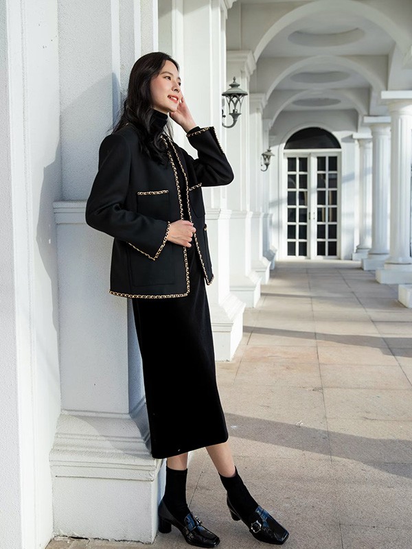 卡蔓女装2022秋冬季黑色半身裙