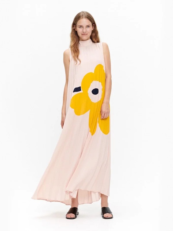 马里梅科2023春夏季粉色连衣裙