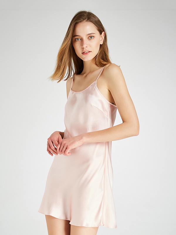 慕曼2023春夏季粉色吊带裙