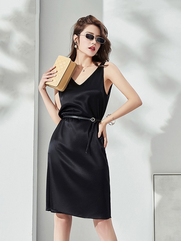 维多拉斯女装2023春夏季黑色吊带裙