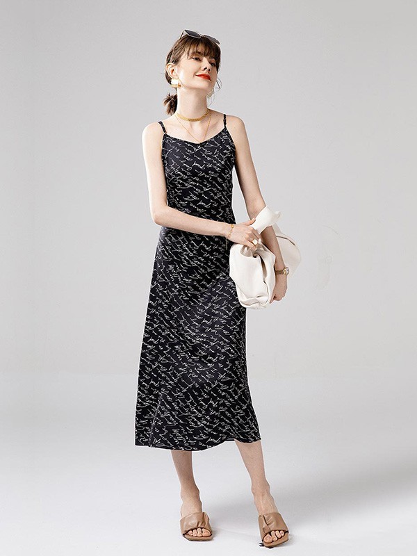 紫澜门2023春夏季黑色吊带裙