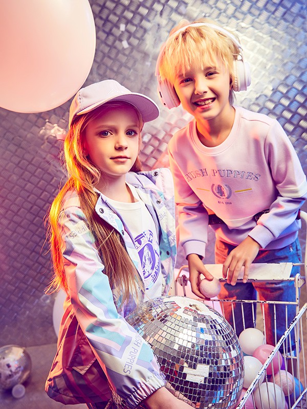 暇步士2022春夏季粉色印花T恤