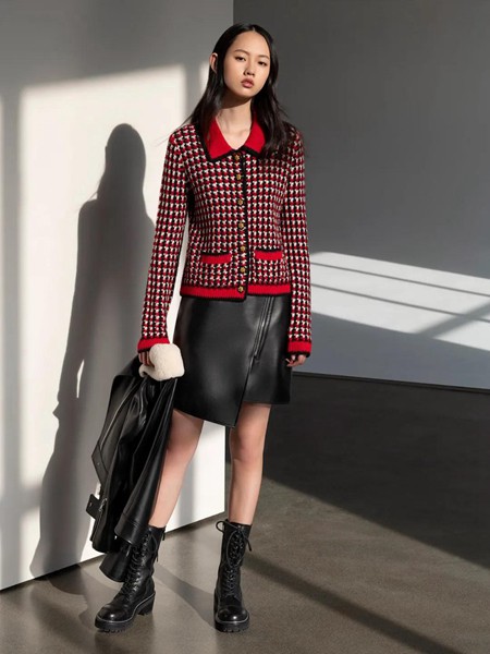 鄂尔多斯女装2021秋冬季黑色纯色短裙