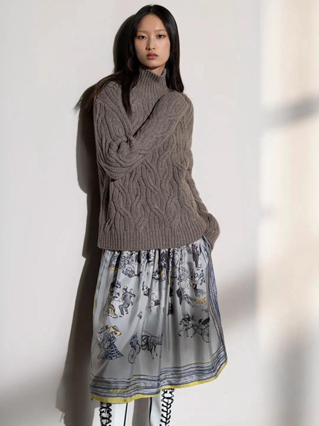 鄂尔多斯2021秋冬季棕色高领毛衣