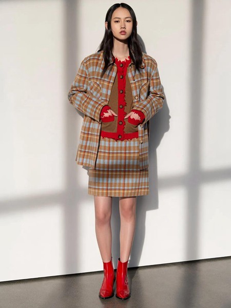 鄂尔多斯女装2021秋冬季棕色格子短裙