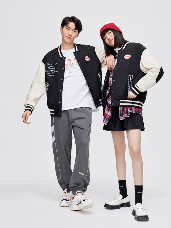 马克华菲2022春夏季拼色印花外套