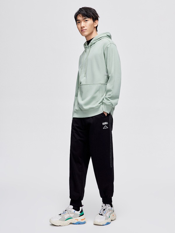 马克华菲2022春夏季绿色纯色卫衣