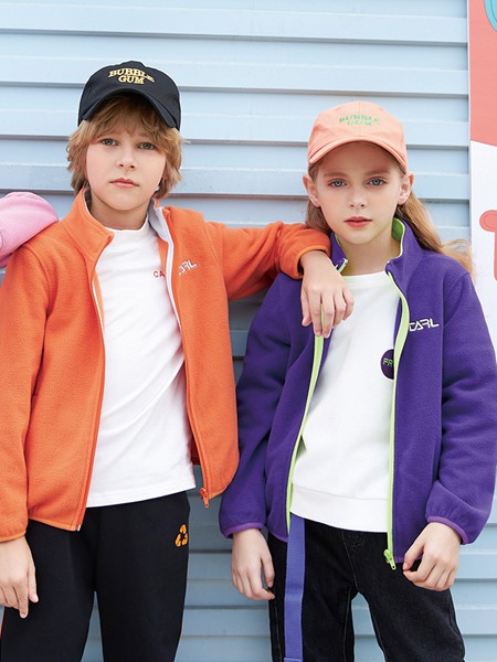 卡儿菲特童装2021秋冬季白色印花T恤