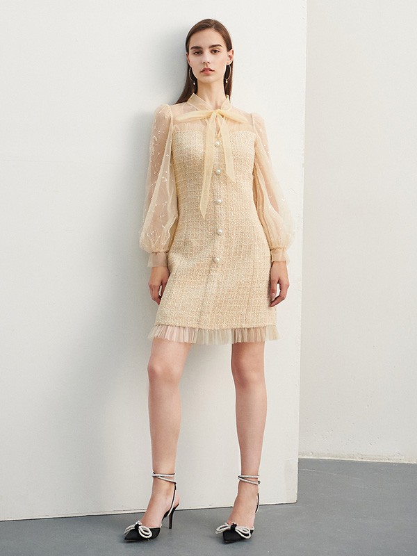 伊华欧秀2021秋冬季裸色格子连衣裙