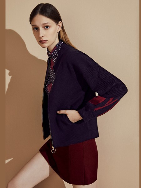 奥菲曼女装2021秋冬季酒红色纯色连衣裙