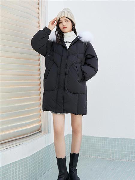 VeroModa2021秋冬季黑色带毛领羽绒服