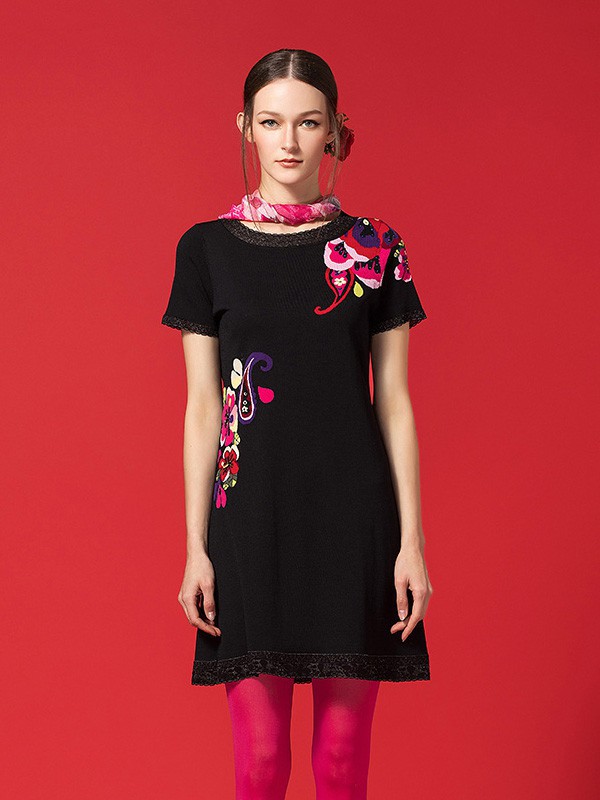 邓皓2022春夏季黑色印花连衣裙