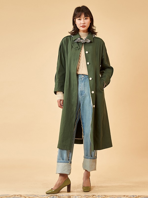 费依2021秋冬季墨绿色纯色大衣