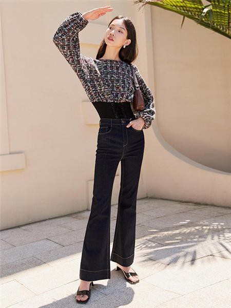 veromoda2021秋冬季黑色格子上衣