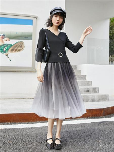 veromoda2021秋冬季拼色撞色长裙