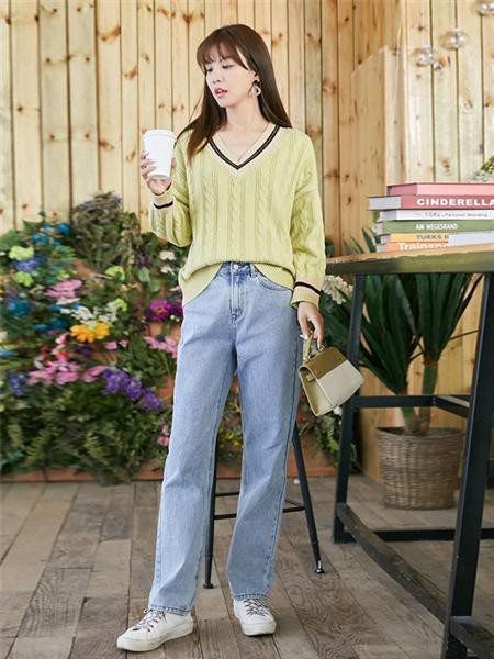 veromoda2022秋冬季浅蓝色纯色长裤