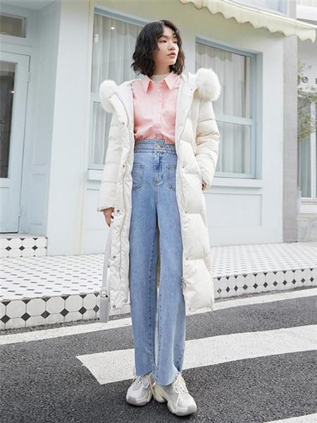veromoda2021秋冬季白色带毛领羽绒服