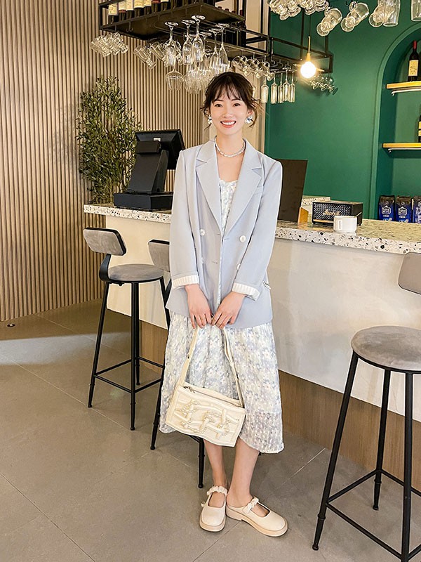 方示2022春夏季浅蓝色纯色西装