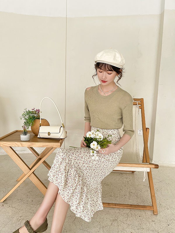 方示2022春夏季白色印花包臀裙