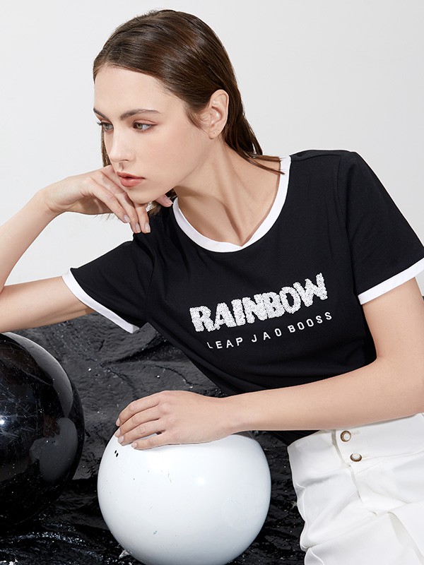 乔帛2022春夏季黑色字母T恤