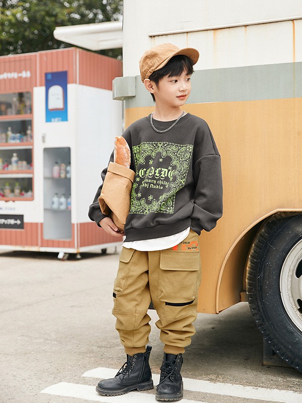 多多家童装2022春夏季咖啡色字母T恤