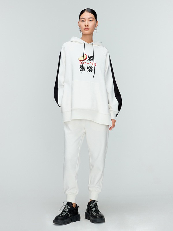 噢姆女装2022春夏季白色印花卫衣