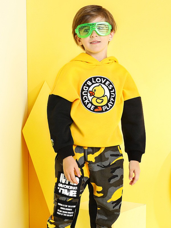 小黄鸭童装2022春夏季黄色印花卫衣