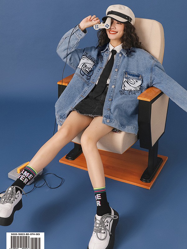 小黄鸭休闲装2022春夏季蓝色印花外套