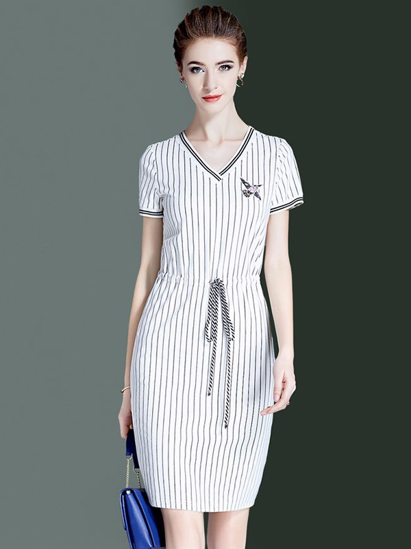 海青蓝女装2022春夏季白色条纹连衣裙