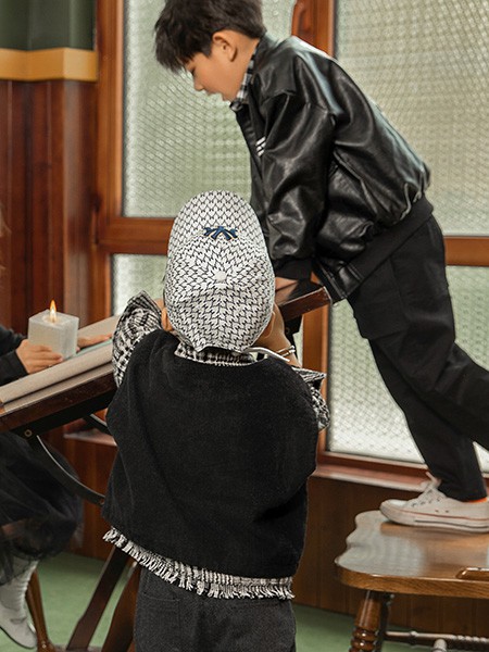 炒饭童装2021秋冬季黑色纯色皮衣