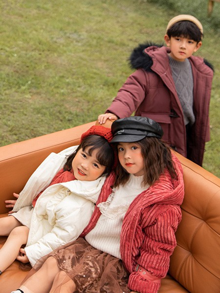 炒饭童装2021秋冬季白色连帽羽绒服