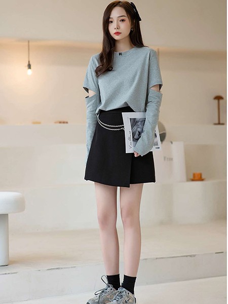 谜秀女装2022春夏季黑色纯色短裙