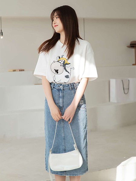 谜秀女装2022春夏季白色印花T恤