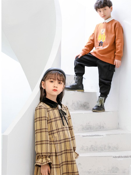 两个小朋友童装2021秋冬季