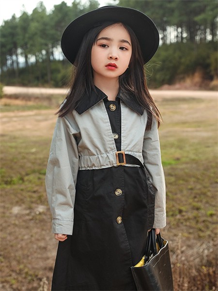 朴与素童装2021秋冬季肤色纯色连衣裙