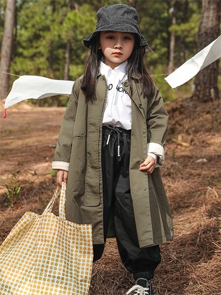 朴与素童装2021秋冬季白色印花衬衫