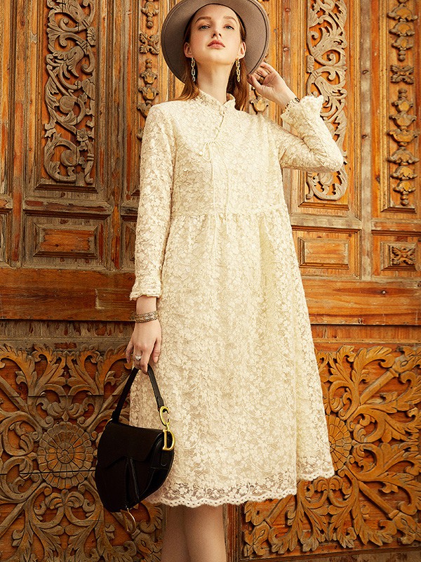 卡米兰女装2022春夏季米色镂空连衣裙