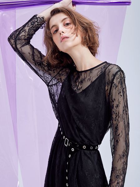 M.STUDIO女装2022春夏季黑色纯色蕾丝衫