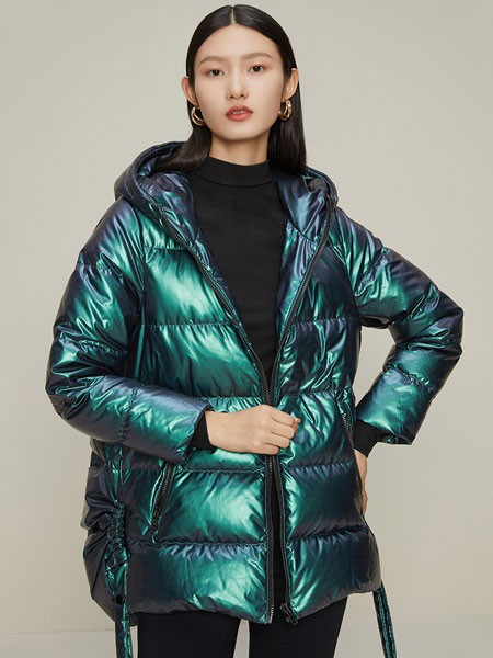 曼德诗女装2021秋冬季绿色亮面羽绒服