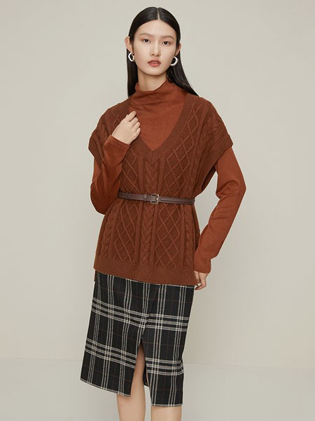 曼德诗女装2021秋冬季黑色格子半身裙