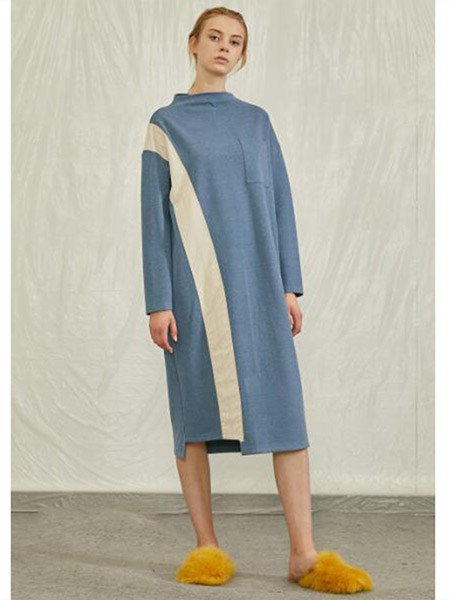 艾沸2021秋冬季蓝色条纹针织裙