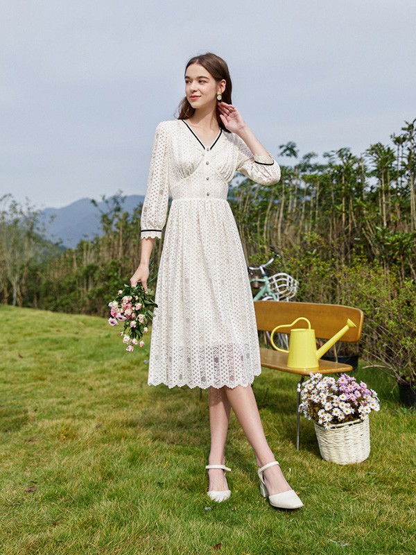 禹妃2022春夏季白色镂空连衣裙