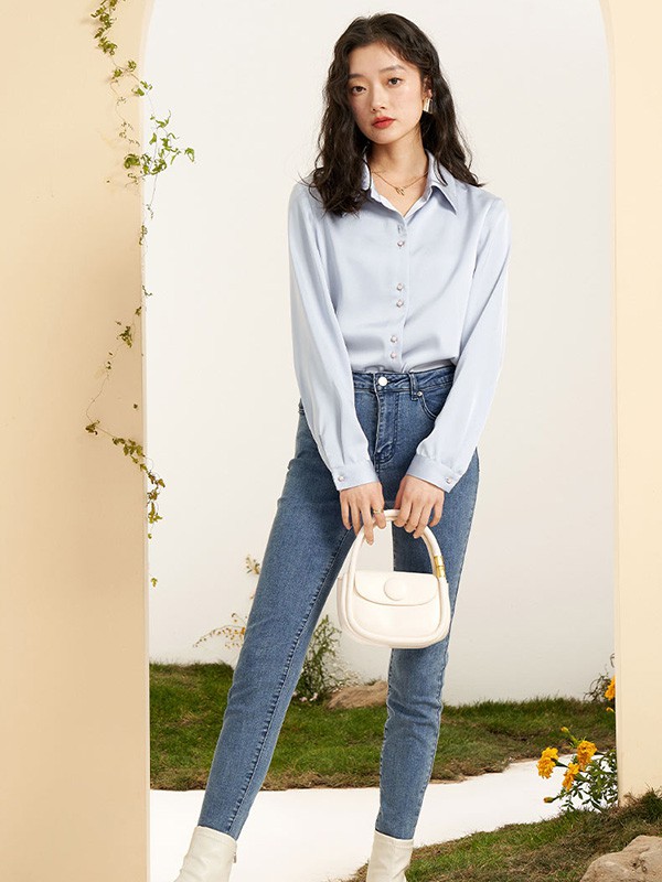 拉夏贝尔女装2022春夏季浅蓝色纯色衬衫